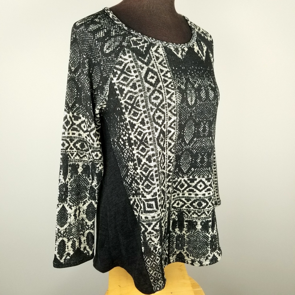 Black & tan geometric print top, Chris & Carol, S